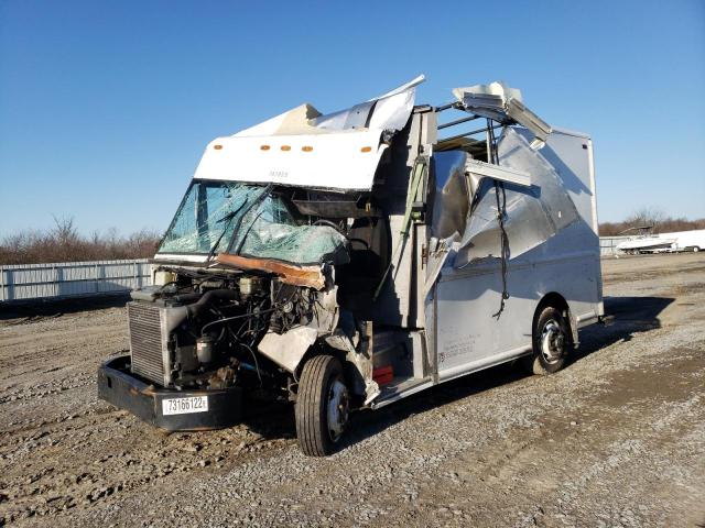 4UZAANCP05CU90853 - 2005 FREIGHTLINER CHASSIS M LINE WALK-IN VAN WHITE photo 1