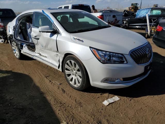 1G4GC5G3XGF150493 - 2016 BUICK LACROSSE WHITE photo 4