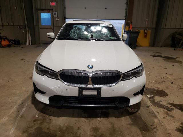 3MW5R7J02M8C06349 - 2021 BMW 330XI WHITE photo 5