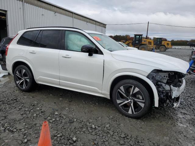 YV4H60CM6N1844218 - 2022 VOLVO XC90 T8 RECHARGE R-DESIGN WHITE photo 4