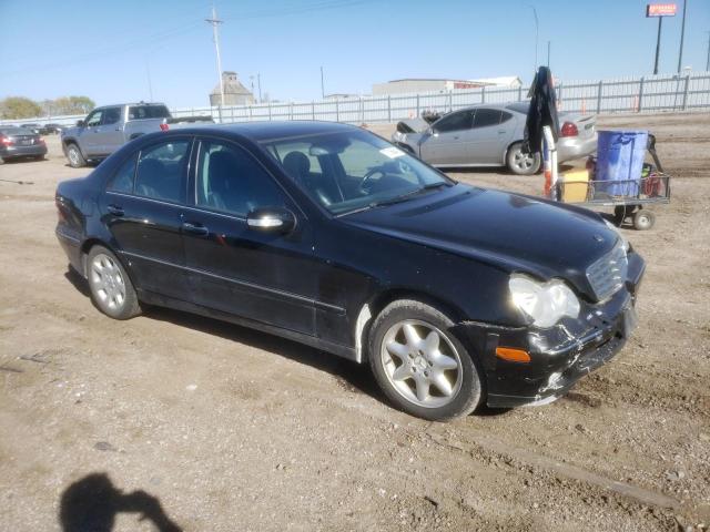 WDBRF81JX5F655667 - 2005 MERCEDES-BENZ C 240 4MATIC BLACK photo 4