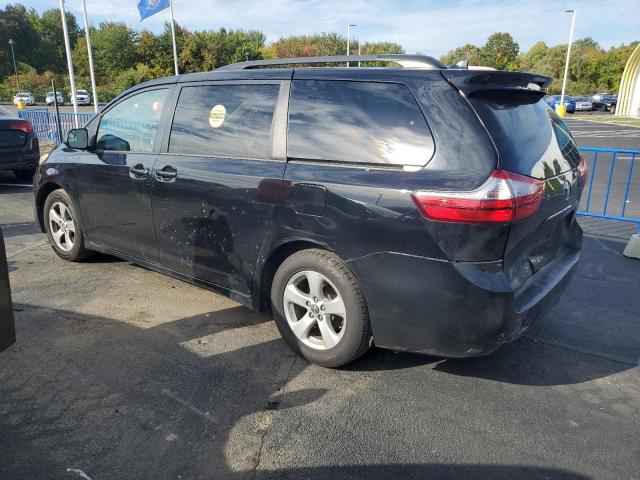 5TDKZ3DC2JS936303 - 2018 TOYOTA SIENNA LE BLACK photo 2