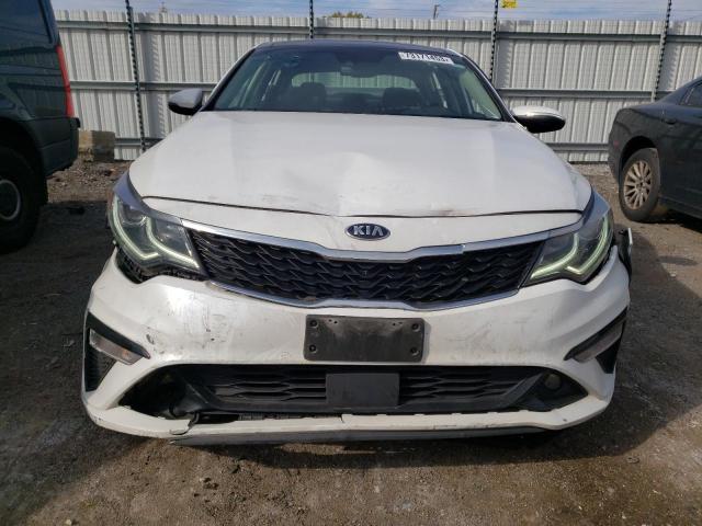 5XXGU4L16KG330743 - 2019 KIA OPTIMA EX WHITE photo 5