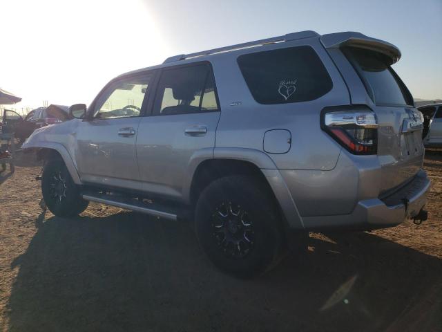 JTEBU5JR6J5529833 - 2018 TOYOTA 4RUNNER SR5/SR5 PREMIUM 银色 照片 2