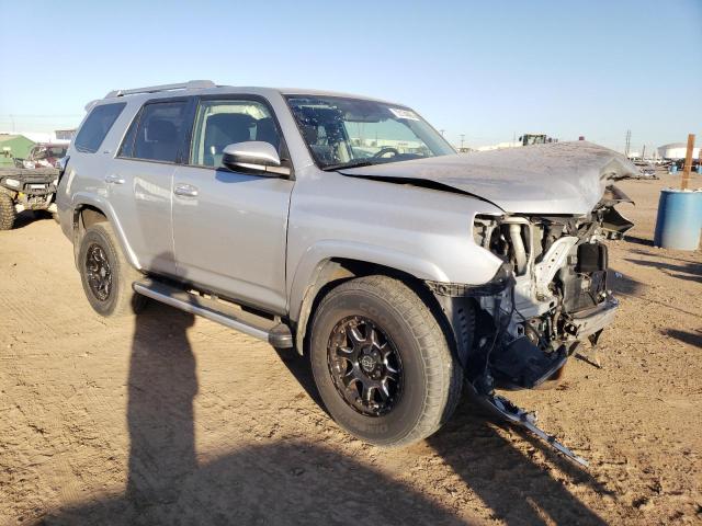 JTEBU5JR6J5529833 - 2018 TOYOTA 4RUNNER SR5/SR5 PREMIUM 银色 照片 4