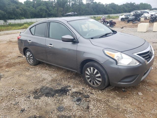 3N1CN7AP0JL831587 - 2018 NISSAN VERSA S GRAY photo 4