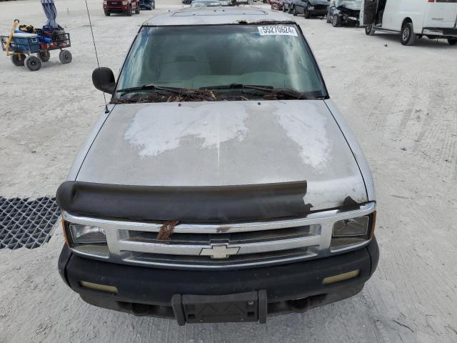 1GNDT13W5T2167789 - 1996 CHEVROLET BLAZER SILVER photo 5