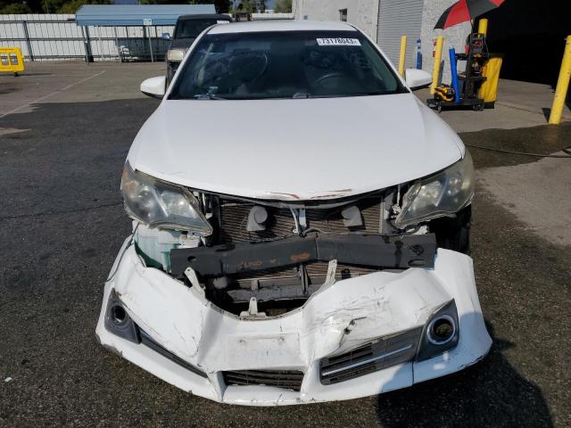 4T1BF1FK6EU306380 - 2014 TOYOTA CAMRY L WHITE photo 5