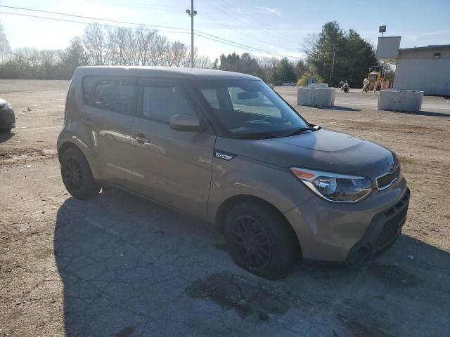 KNDJN2A21F7236691 - 2015 KIA SOUL BEIGE photo 4