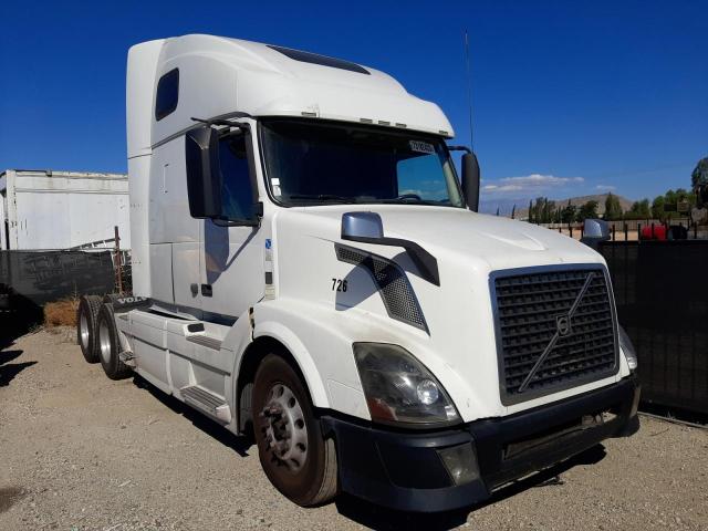 4V4NC9EH9GN960726 - 2016 VOLVO VN VNL WHITE photo 1