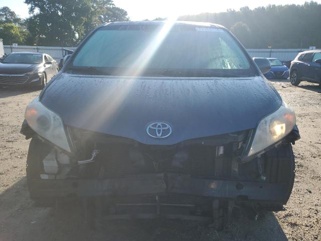 5TDYK3DC4BS149854 - 2011 TOYOTA SIENNA XLE GRAY photo 5