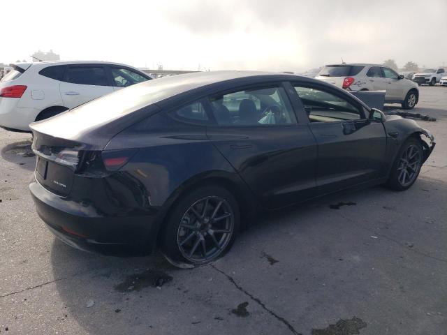 5YJ3E1EB8NF186443 - 2022 TESLA MODEL 3 BLACK photo 3