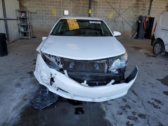 4T1BF1FK5CU573006 - 2012 TOYOTA CAMRY BASE WHITE photo 5