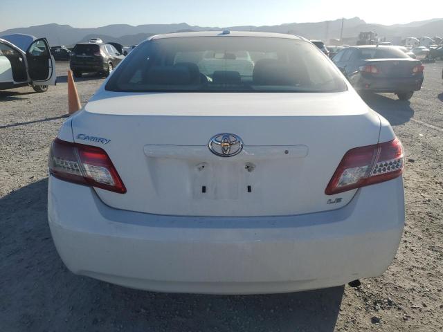 4T1BF3EK1BU674331 - 2011 TOYOTA CAMRY BASE WHITE photo 6