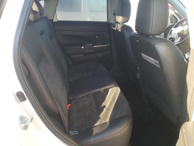 JA4AP3AW6JU020598 - 2018 MITSUBISHI OUTLANDER ES თეთრი ფოტო 10