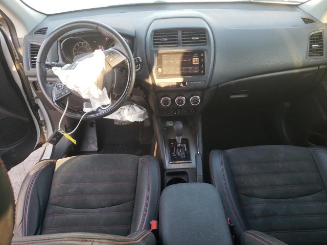 JA4AP3AW6JU020598 - 2018 MITSUBISHI OUTLANDER ES თეთრი ფოტო 8