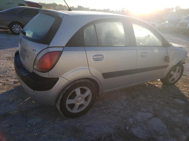 KNADE163X66057903 - 2006 KIA RIO 5 SILVER photo 3