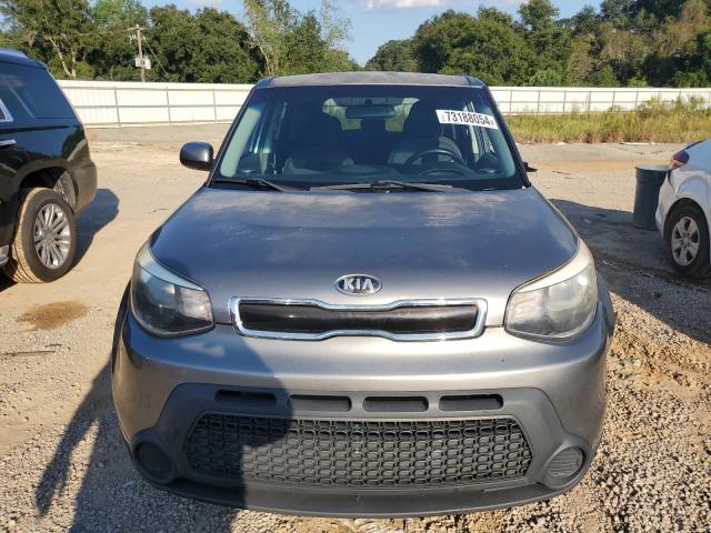 KNDJP3A5XF7223612 - 2015 KIA SOUL + GRAY photo 5