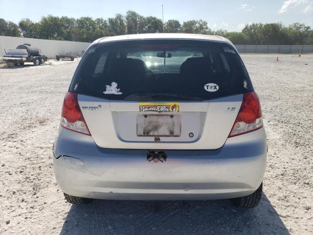 KL1TD66628B249312 - 2008 CHEVROLET AVEO BASE SILVER photo 6