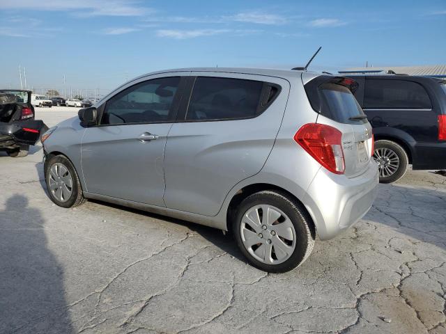 KL8CB6SA4HC815398 - 2017 CHEVROLET SPARK LS SILVER photo 2