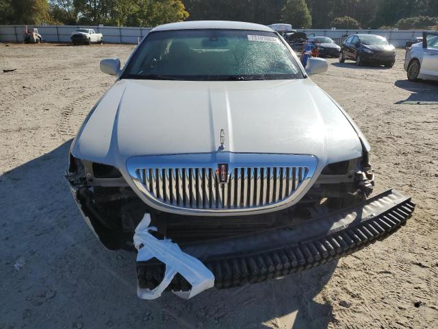 1LNHM82V96Y648909 - 2006 LINCOLN TOWN CAR SIGNATURE LIMITED WHITE photo 5