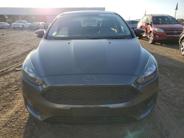 1FADP3F27FL348639 - 2015 FORD FOCUS SE GRAY photo 5