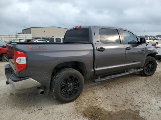 5TFEY5F17JX240215 - 2018 TOYOTA TUNDRA CREWMAX SR5 GRAY photo 3