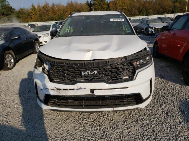 5XYRL4LC3NG128195 - 2022 KIA SORENTO S WHITE photo 5