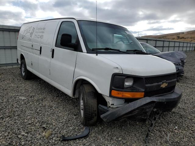 1GCWGGFA5B1153193 - 2011 CHEVROLET EXPRESS G2 WHITE photo 4