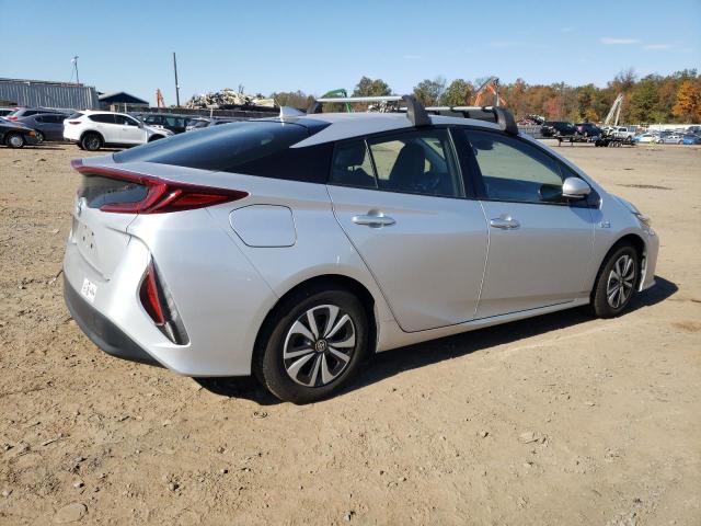 JTDKARFP3H3044731 - 2017 TOYOTA PRIUS PRIM 银色 照片 3