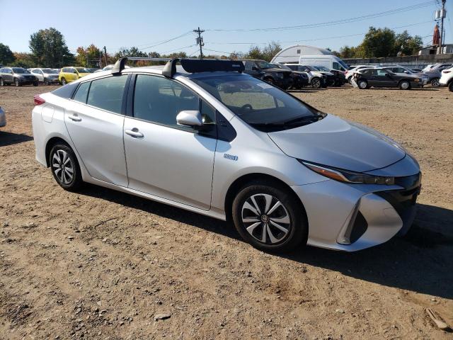 JTDKARFP3H3044731 - 2017 TOYOTA PRIUS PRIM 银色 照片 4