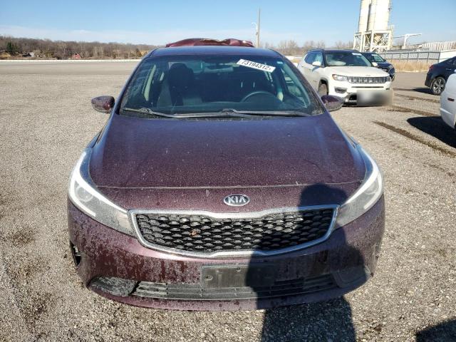 3KPFK4A73JE245052 - 2018 KIA FORTE LX MAROON photo 5