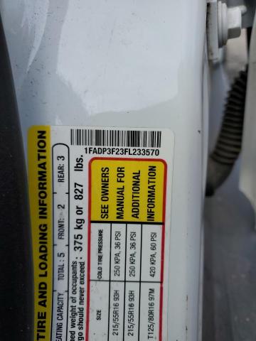 1FADP3F23FL233570 - 2015 FORD FOCUS SE WHITE photo 12