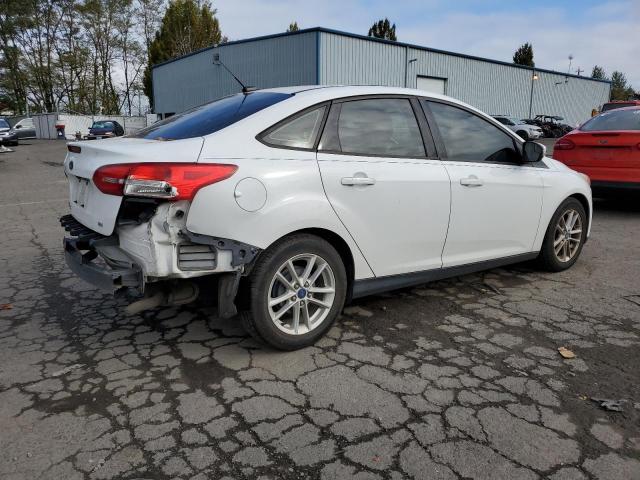 1FADP3F23FL233570 - 2015 FORD FOCUS SE WHITE photo 3