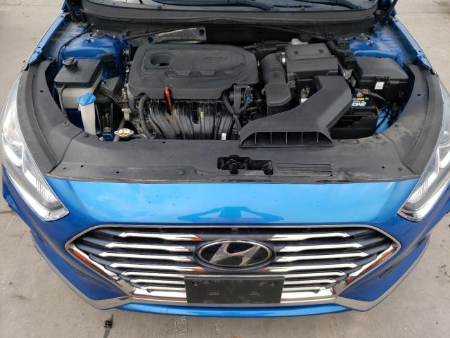 5NPE24AF0JH592076 - 2018 HYUNDAI SONATA SE BLUE photo 11