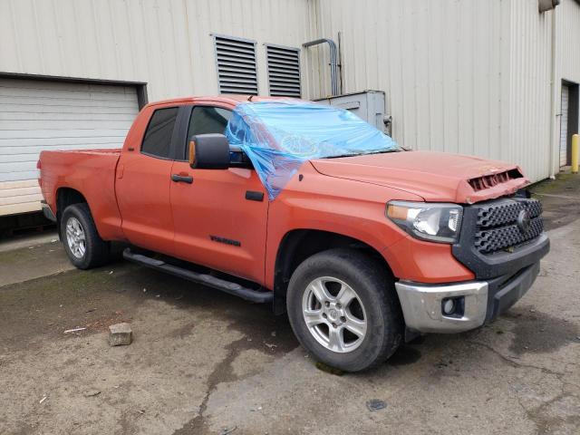 5TFUY5F12JX746532 - 2018 TOYOTA TUNDRA DOUBLE CAB SR/SR5 ORANGE photo 4