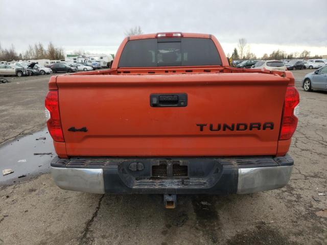 5TFUY5F12JX746532 - 2018 TOYOTA TUNDRA DOUBLE CAB SR/SR5 ORANGE photo 6