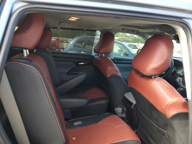 5TDGZRAH4NS135404 - 2022 TOYOTA HIGHLANDER XLE SILVER photo 11