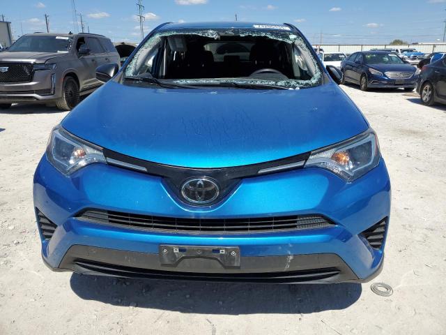 JTMZFREV5JJ204979 - 2018 TOYOTA RAV4 LE BLUE photo 5