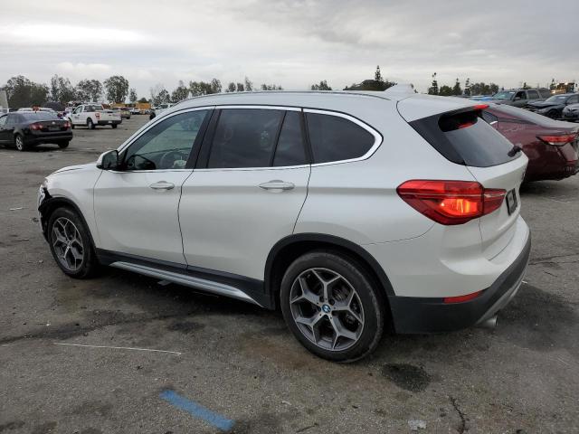 WBXHU7C30J5H45492 - 2018 BMW X1 SDRIVE28I WHITE photo 2