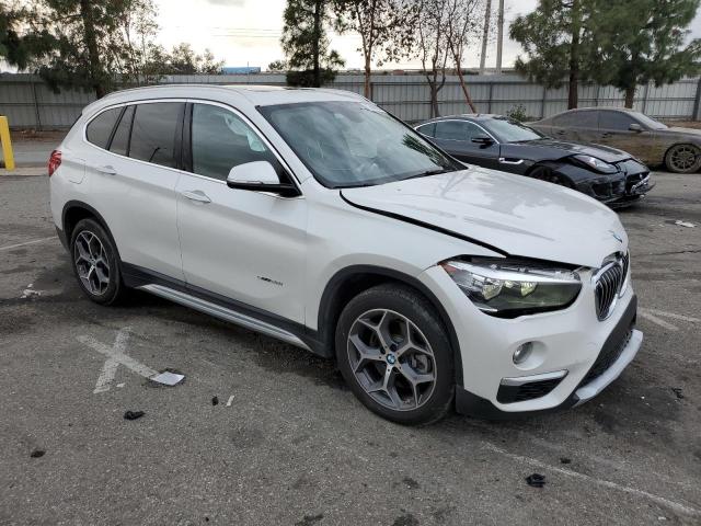 WBXHU7C30J5H45492 - 2018 BMW X1 SDRIVE28I Ақ фото 4