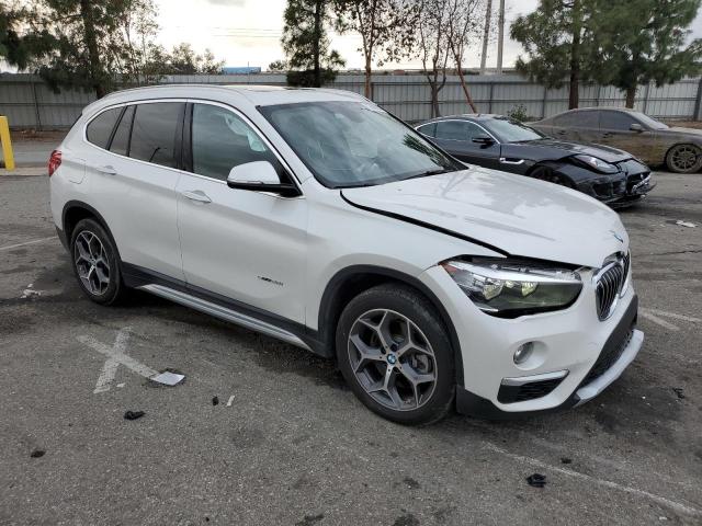 WBXHU7C30J5H45492 - 2018 BMW X1 SDRIVE28I WHITE photo 4