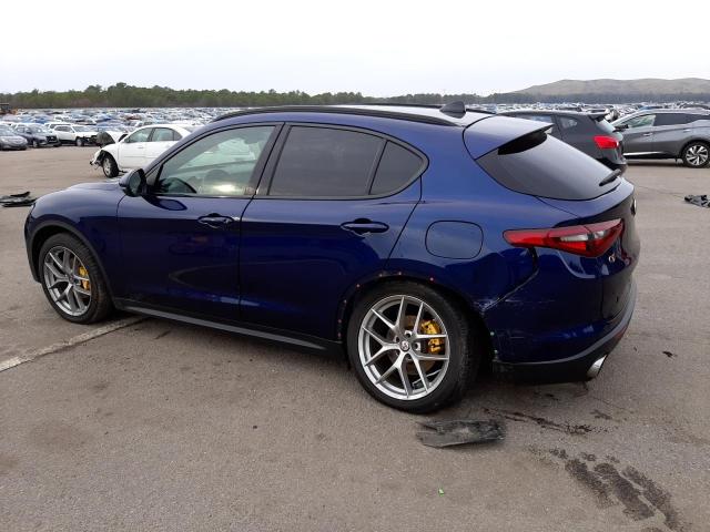 ZASFAKNN2J7C07450 - 2018 ALFA ROMEO STELVIO TI SPORT BLUE photo 2