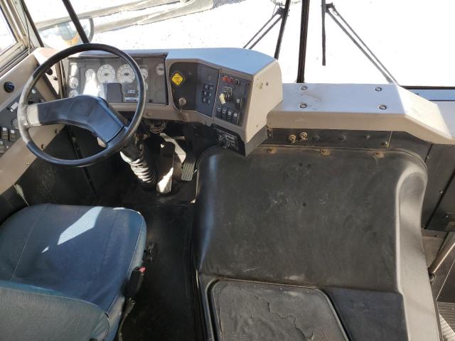 4DRBGAAN44A970093 - 2004 IC CORPORATION 3000 ყვითელი ფოტო 8