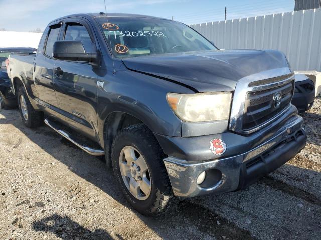 5TFUM5F17AX005885 - 2010 TOYOTA TUNDRA DOUBLE CAB SR5 GRAY photo 4