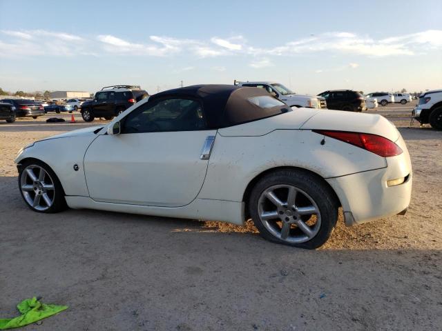 JN1AZ36A35M751639 - 2005 NISSAN 350Z ROADSTER WHITE photo 2