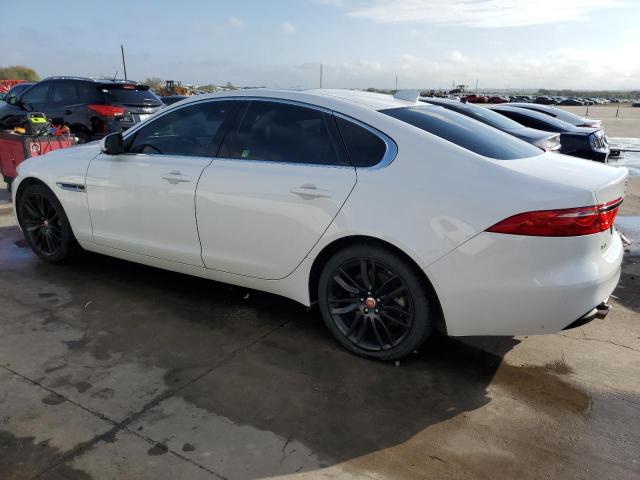 SAJBE4BVXHCY35643 - 2017 JAGUAR XF PRESTIGE WHITE photo 2