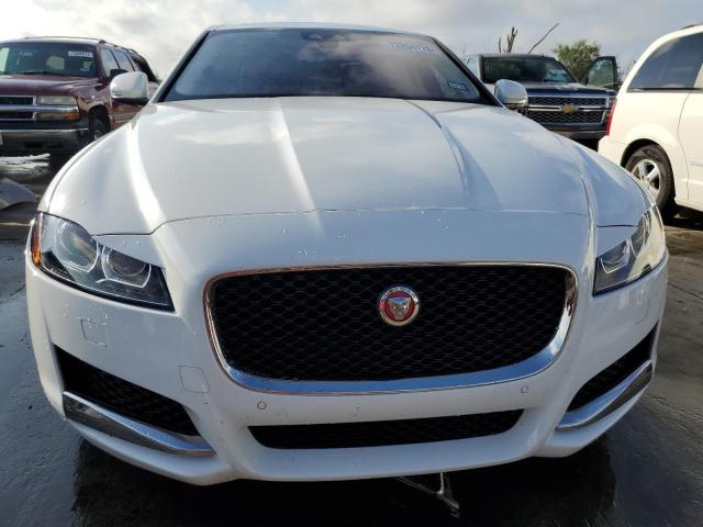 SAJBE4BVXHCY35643 - 2017 JAGUAR XF PRESTIGE WHITE photo 5