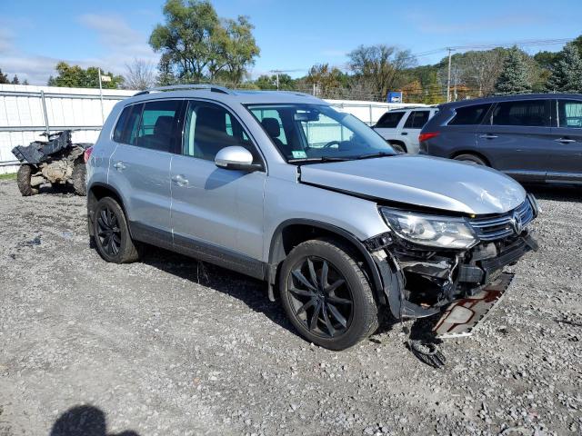 WVGBV7AXXGW523429 - 2016 VOLKSWAGEN TIGUAN S SILVER photo 4