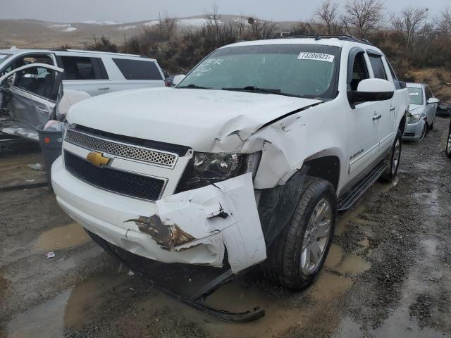 3GNTKEE79CG243288 - 2012 CHEVROLET AVALANCHE LS WHITE photo 1